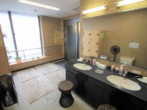 女性浴場　脱衣所