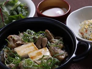 【ご当地メニュー】牛すじ鍋 