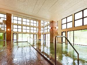 ★【B2 大浴場　鹿の湯／内湯】大浴場真下から湧き出る、鮮度の良い名湯を堪能
