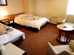 【洋室】ツインルーム/95cm幅ベッド2台/最大2名/禁煙