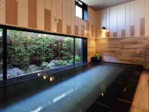 ＜天然温泉　展望風呂＞※イメージ　湯上り無料サービス　アイス・ドリンクなどをご提供いたします。