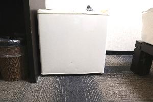 冷蔵庫　中は空です。全室完備
