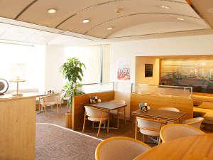 【１階：宿泊のお客様　専用ラウンジ】営業時間はPM17：00～22：00＆AM7：00～9：30