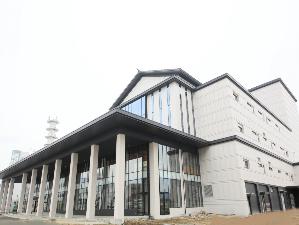 やまぎん県民ホール徒歩0分