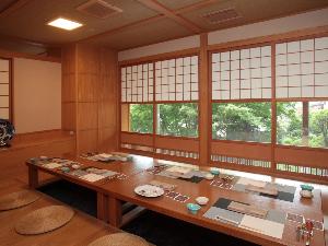 【食事処KITAMAE】北海道となじみの深い北前船をイメージした雰囲気の中、掘りごたつのお席でゆったりとおくつろぎいただけます。