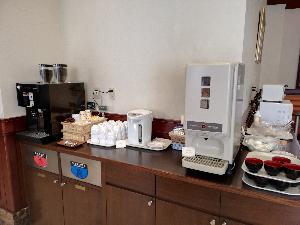 味噌汁、コーヒーマシーン