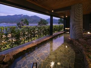 ＜天然温泉＞宮島口温泉「日本三景　みやじまの湯」女性用露天風呂　営業時間：15時～26時/5時～10時