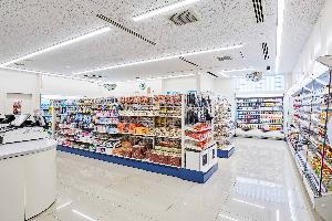 ★館内コンビニエンスストア(ファミリーマート)