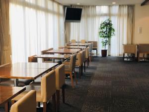 朝食レストラン会場（1F：テラス席含め78席ございます。テラス席は季節限定）