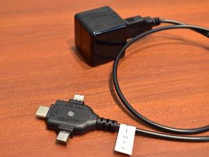 携帯用充電器　フロントにて貸し出しております