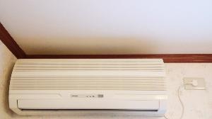 個別空調／お部屋で好みの温度に調整可能です。<BR>バス・トイレ付・（バス・トイレなし／一部）のお部屋の冷暖房設備です。個別空調／お部屋で好みの温度に調整可能です。