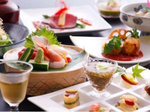 『料理へ真摯な情熱を注いだ先代の伝統はそのままで』加賀の美味しい素材を季節替りで味わっていただけます