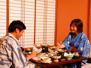 お部屋でゆっくりお食事を楽しめるひととき
