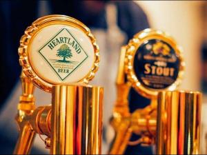 毎日18:00-19:00には1Fロビーにてビールを無料提供！