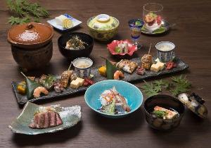 【ふじ田】鴨川の四季。先斗町の石畳。京料理の豊かさ。ふじ田の彩りをごゆっくりご賞味下さい。