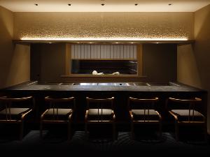 【KOBE BEEF STEAK モーリヤ祇園】随所に和の雰囲気が漂う特別な空間です