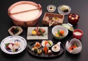 【順正】南禅寺門前の茶屋料理として生まれた名物ゆば