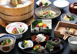 【順正】南禅寺門前の茶屋料理として生まれた名物ゆどうふ
