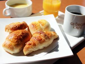 簡単な軽食をご用意しております。どうぞご利用ください♪