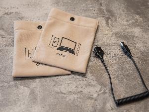 【携帯充電器】携帯充電器の貸し出しをフロントにておこなっております。ご希望の際はお気軽にお申し付けください。