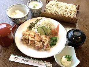 【選べるおそばとご飯のおかわり自由！】扇松園特製手作りスーパーザンギ定食プラン