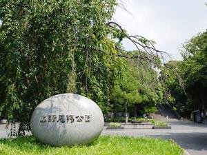 【観光】上野公園・ホテルから電車で約25分。桜と不忍池で知られる公園です。