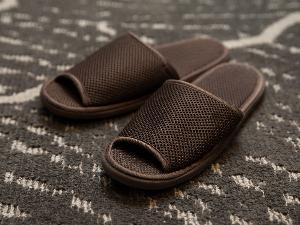 【備品】スリッパ 全室にウォッシャブルスリッパをご用意しております。毎日洗浄されており清潔です。