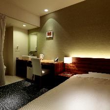 アウトバス16平米／禁煙／男性専用　風呂なし・大浴場利用、トイレはレースカーテン仕切りで広々空間