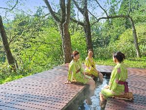 【森林温泉「足湯」】ここにしかない贅沢時間をお楽しみください。
