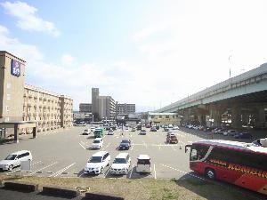 無料平面駐車場　