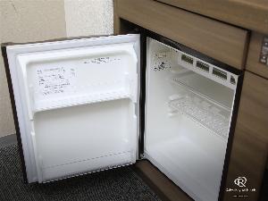 客室備品：冷蔵庫