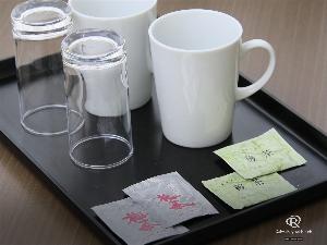 客室備品：コップ類、お茶