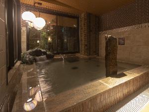 【女性】内湯 (湯温：40〜41℃) 
