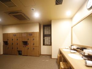 【男性】脱衣場 (ロッカー：30か所)