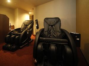 【サービス】マッサージチェア (13階・湯上がり処)◆13階湯上がり処に設置 無料でご利用いただけます。