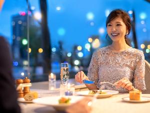 【フランス料理-ベルビュー】煌めく信濃川と萬代橋を眺めながら過ごす、優雅なオトナ時間。
