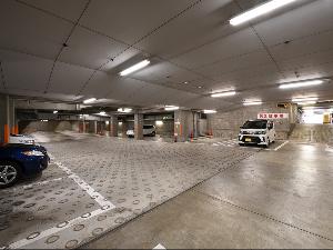 【ホテル地下駐車場】第１第２合わせて58台完備。滞在中は何度でも出し入れ出来ます※先着順でご案内