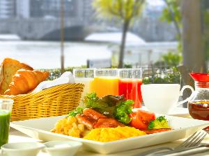 【洋朝食】色鮮やかな”ビタミンカラープレート”は爽やかな朝にぴったり！卵料理はお好みの調理法で♪