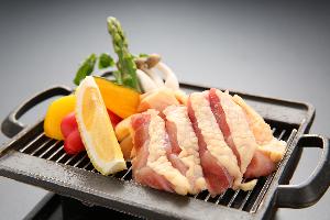 比内地鶏鉄板焼き(追加料理／2,200円税込／予約注文がオススメです。)
