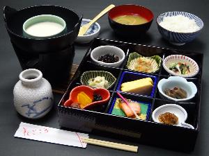 ご朝食には和定食をご用意！（7：00〜9：00）