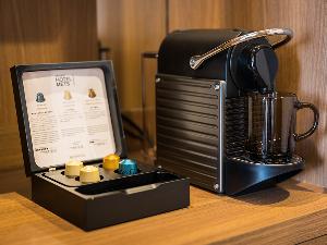 【備品】デラックスツイン・デラックスツインにはネスプレッソのコーヒーメーカがございます。