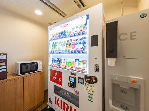 【サービス】自動販売機・8階に自動販売機コーナーがございます。