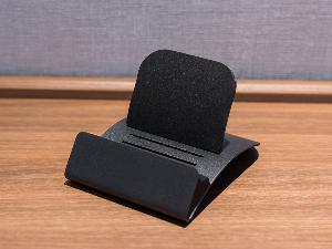 【備品】シングル(Biz style)・タブレットスタンドをご用意しております。
