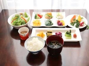 長野県産コシヒカリと種類豊富な副菜