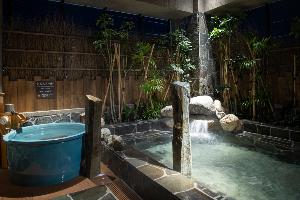 【天然温泉大浴場・女子】露天風呂　（湯温：約41℃～42℃）