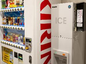 ベンダーコーナー【ソフトドリンク自動販売機・製氷機・電子レンジ設置】