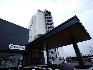 ホテル正面口側外観(ホテル提携の駐車場はこちら側)