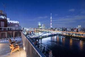 屋上テラスからならスカイツリーの夜景もばっちり♪ご宿泊のお客様でしたら誰でもご利用いただけます。