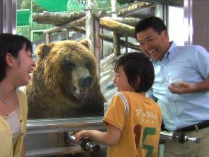 愛嬌たっぷりのクマたちに会おう♪徒歩約３分【クマ牧場】