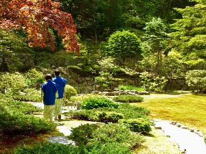 ぜひ、散策ルートに当館自慢の中庭も加えてください【中庭/夜間・冬季閉鎖】